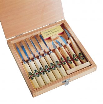 SET OF 11 CARVING TOOLS IN WOODEN BOX